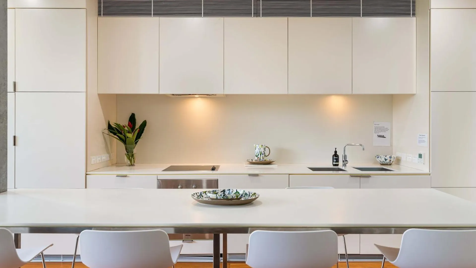 53B Murphy Street - Modern Luxury In Port Douglas