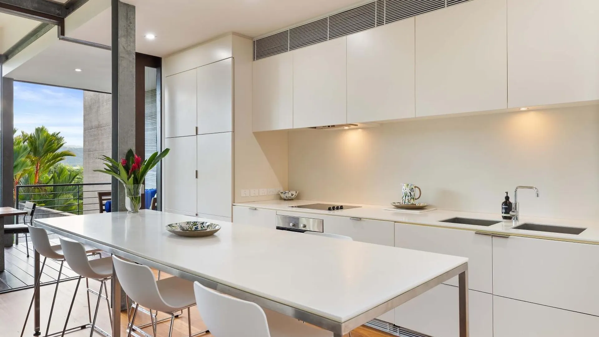 Villa 53B Murphy Street - Modern Luxury In Port Douglas Australia