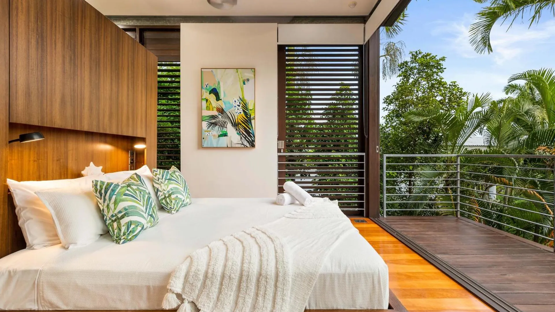 Villa 53B Murphy Street - Modern Luxury In Port Douglas