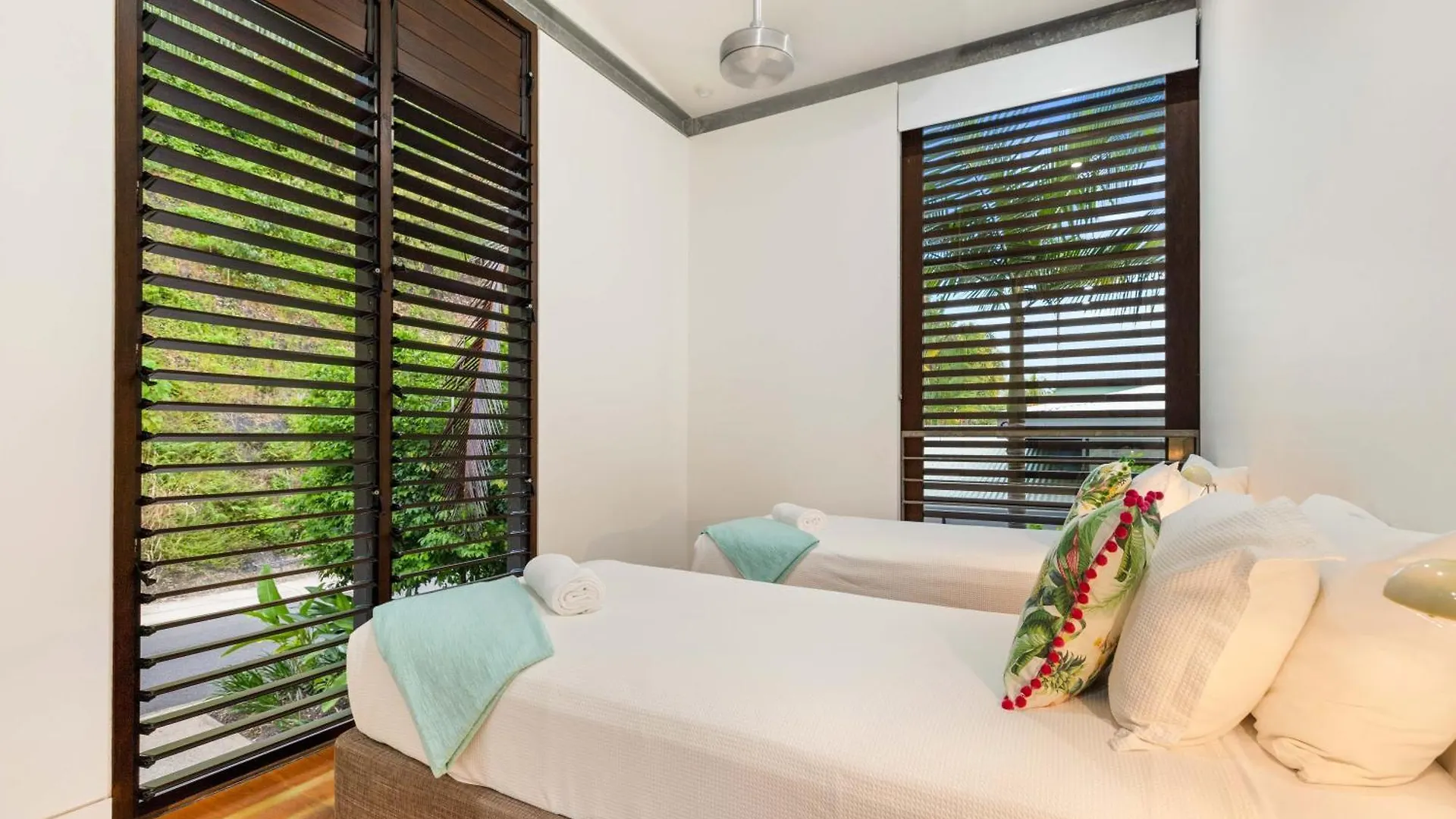 53B Murphy Street - Modern Luxury In Port Douglas